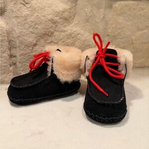Ugg Sparrow moccasin infant winter boots LIKE NEW